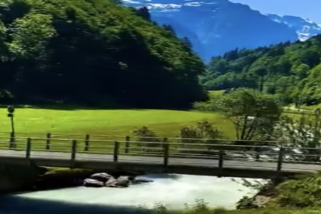 ����100�ֵĺ�����Ů��